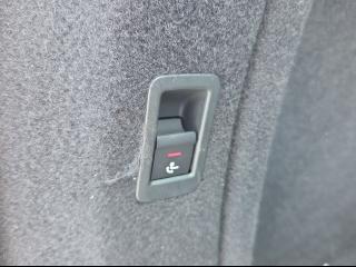 Audi A4 Avant S line – image 12 of 21