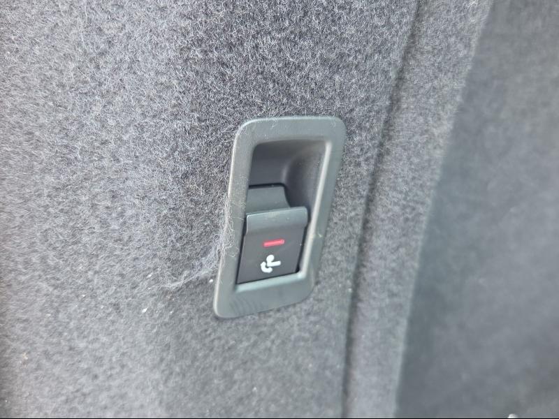 Audi A4 Avant S line – image 12 of 21