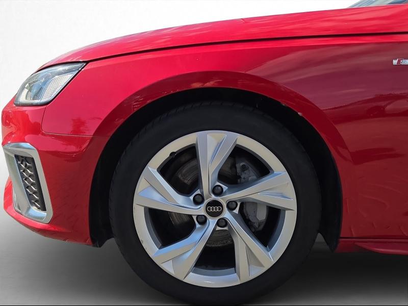 Audi A4 Avant S line – image 13 of 21