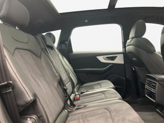 Audi Q7 S line – image 15 of 17