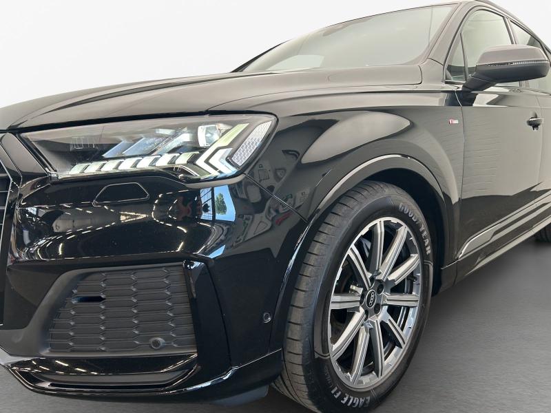 Audi Q7 S line – image 13 of 17