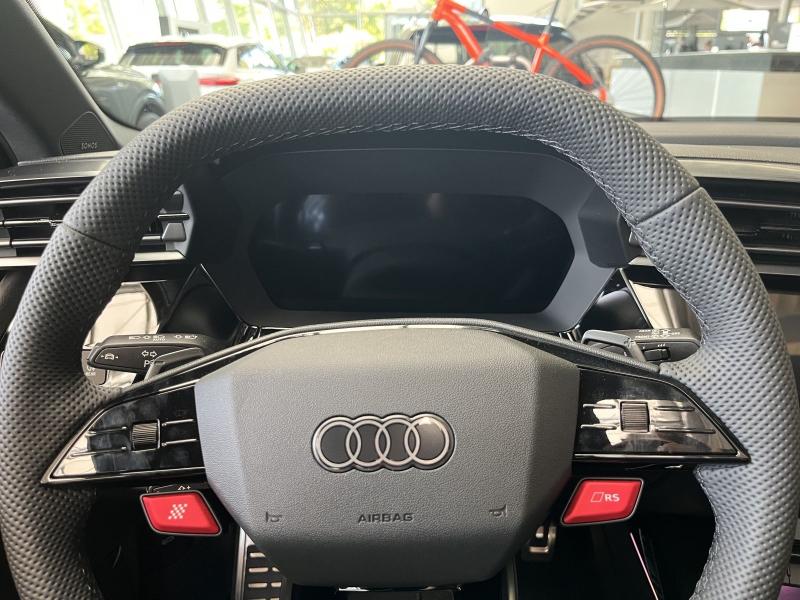 Audi RS 3 Sportback – image 9 of 15