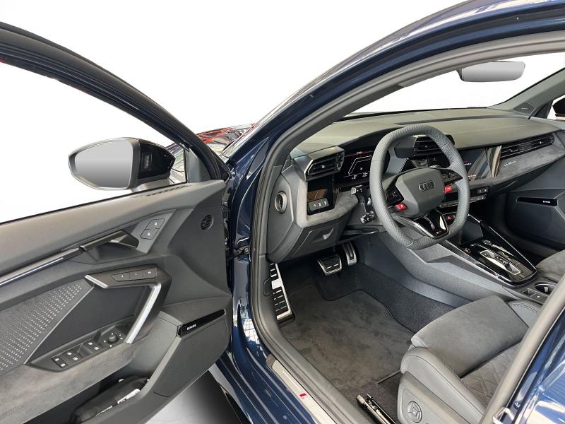 Audi RS 3 Sportback – image 13 of 15