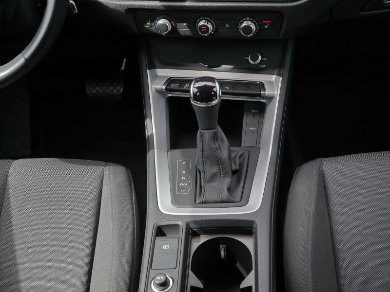 Audi Q3 Sportback S line – image 7 of 24