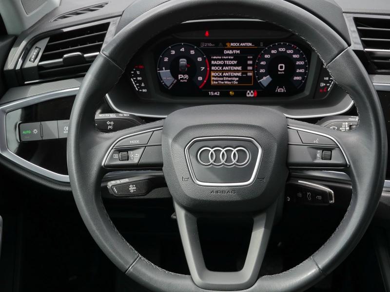 Audi Q3 Sportback S line – image 9 of 24