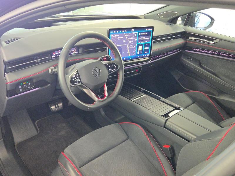 Volkswagen ID.7 GTX – image 13 of 18