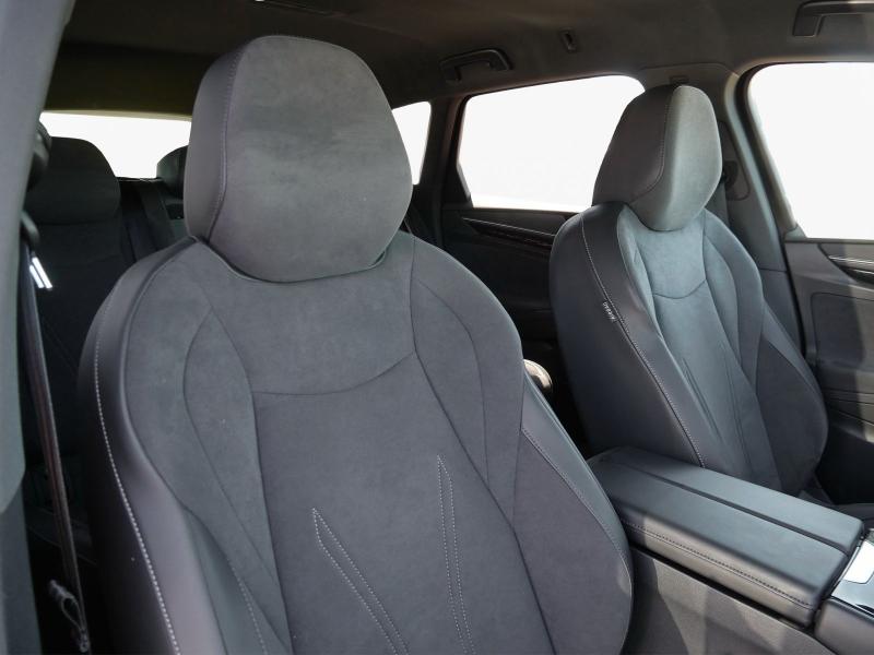 Volkswagen ID.7 Tourer Pro S – image 10 of 24