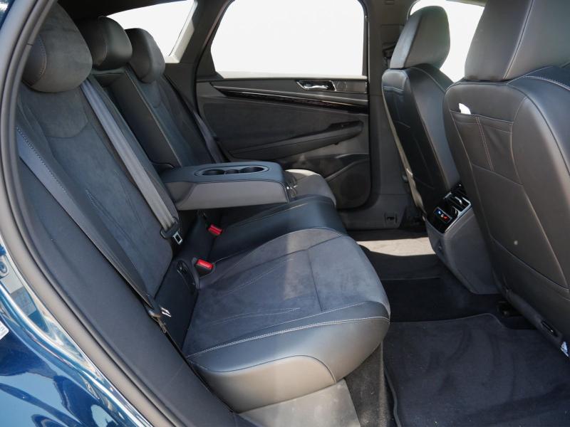 Volkswagen ID.7 Tourer Pro S – image 16 of 24