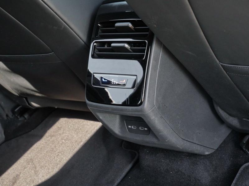 Volkswagen ID.7 Tourer Pro S – image 17 of 24