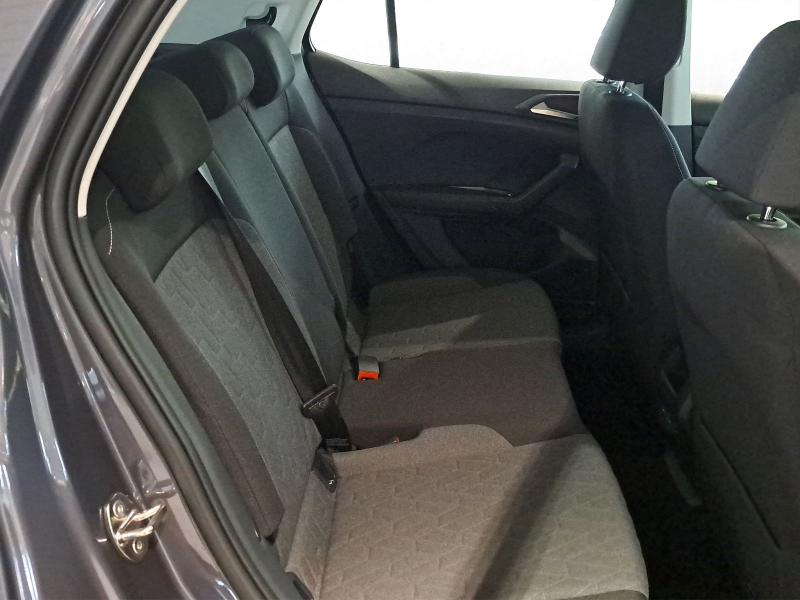 Volkswagen T-Cross LIFE – image 16 of 23