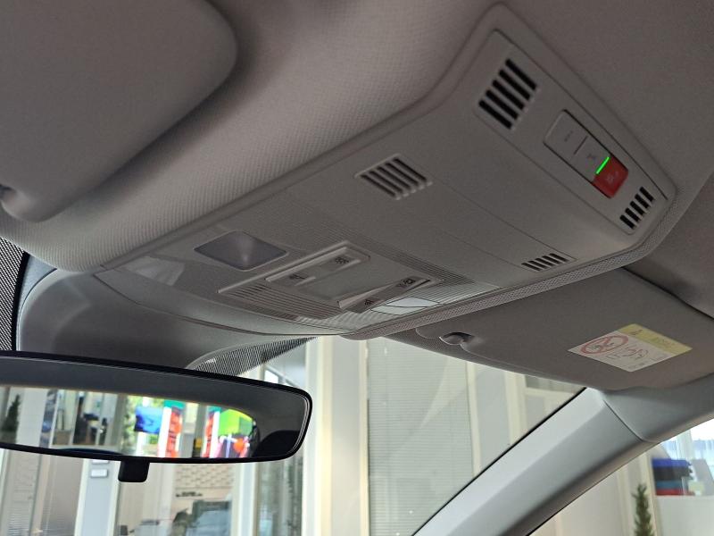 Volkswagen T-Cross LIFE – image 17 of 23