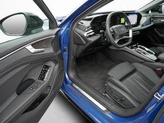 Audi A6 Avant S line – image 14 of 24