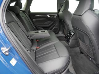 Audi A6 Avant S line – image 16 of 24
