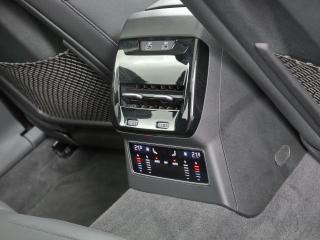 Audi A6 Avant S line – image 17 of 24