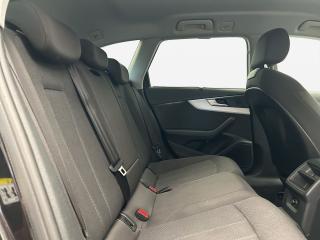 Audi A4 Avant S line – image 15 of 17