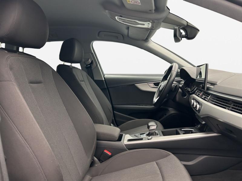Audi A4 Avant S line – image 4 of 17
