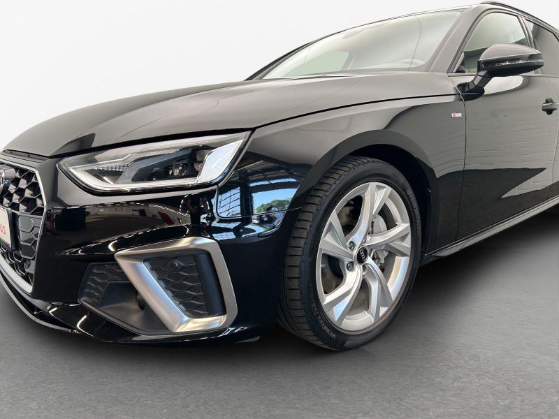 Audi A4 Avant S line – image 13 of 17