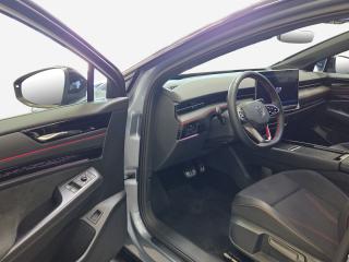 Volkswagen ID.7 GTX – image 13 of 15