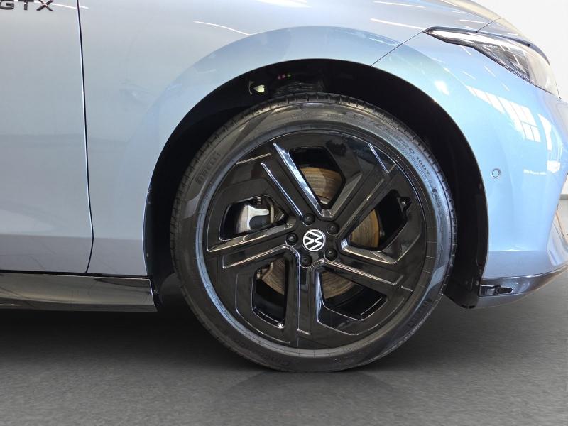 Volkswagen ID.7 GTX – image 12 of 15