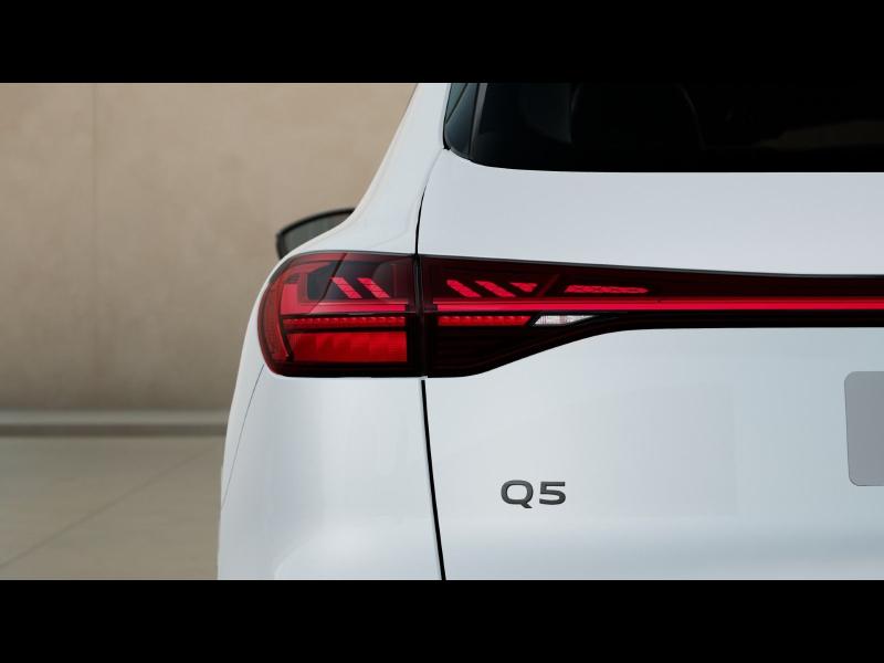 Audi Q5 S line – image 5 of 11