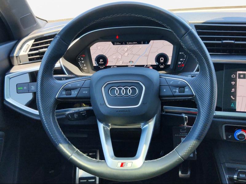 Audi Q3 S line – image 8 of 25