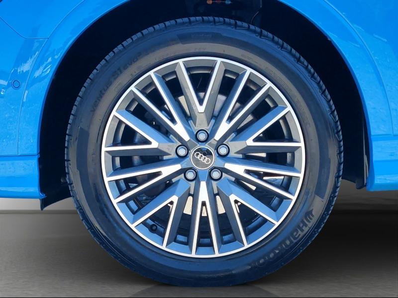 Audi Q3 S line – image 13 of 25