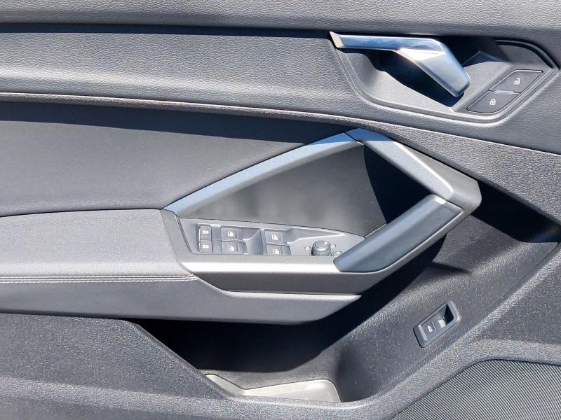 Audi Q3 S line – image 15 of 25