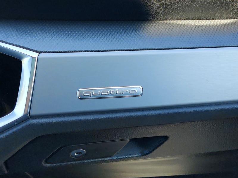 Audi Q3 S line – image 21 of 25