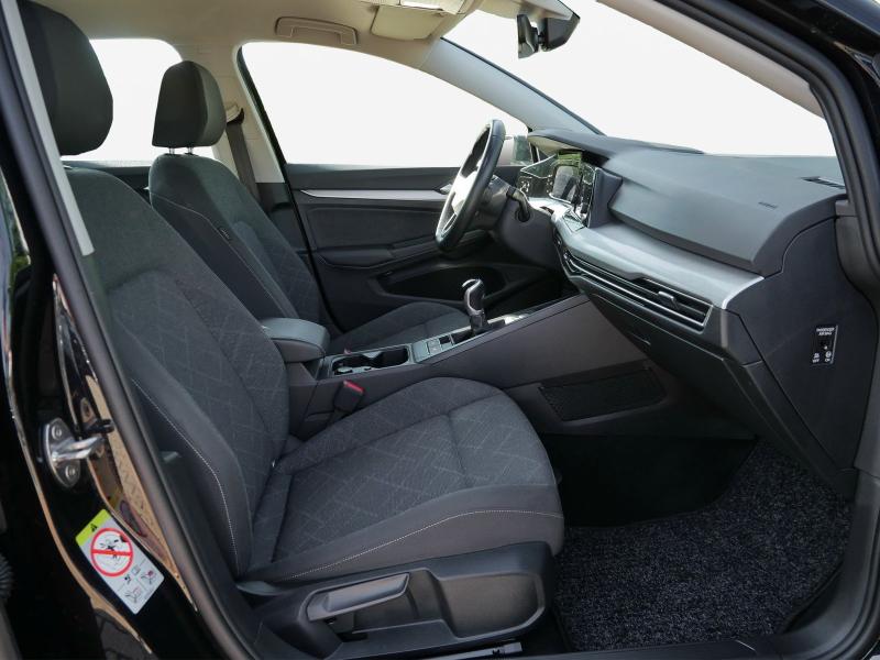 Volkswagen Golf LIFE – image 4 of 24