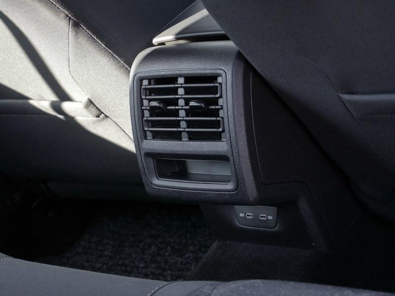 Volkswagen Golf LIFE – image 17 of 24