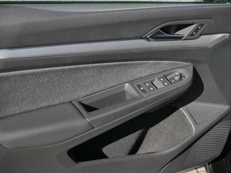 Volkswagen Golf LIFE – image 21 of 24