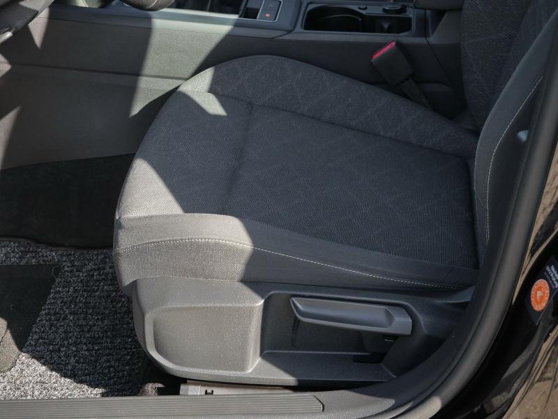 Volkswagen Golf LIFE – image 22 of 24