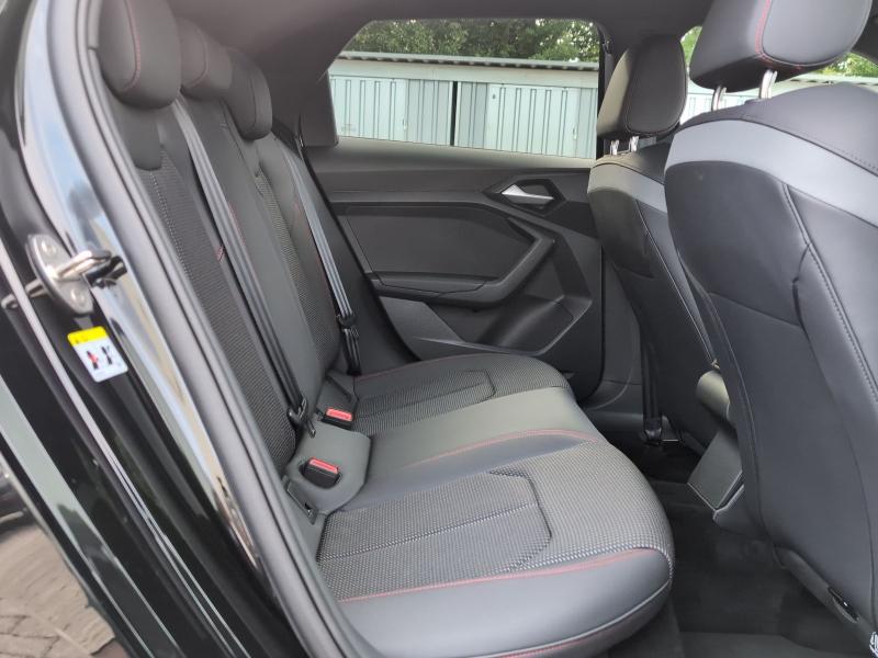 Audi A1 Sportback S line – image 14 of 17