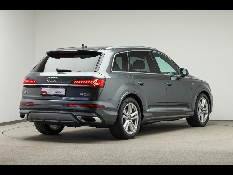 Audi Q7 S line – image 2 of 25
