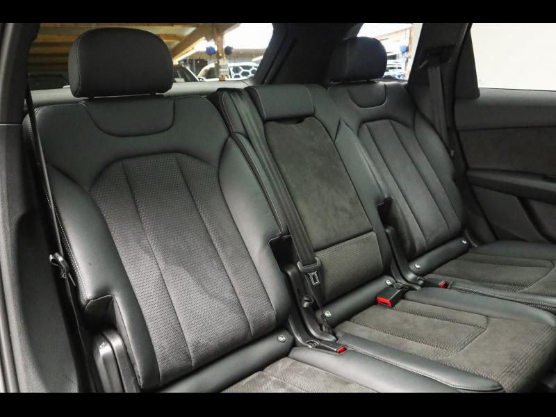 Audi Q7 S line – image 21 of 25