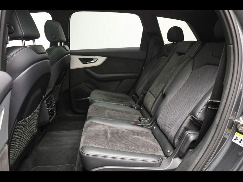 Audi Q7 S line – image 22 of 25