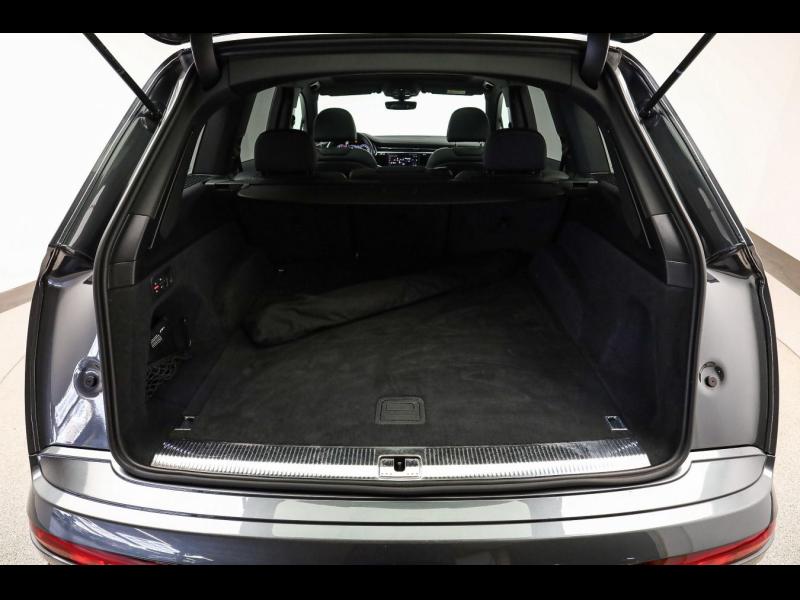 Audi Q7 S line – image 24 of 25