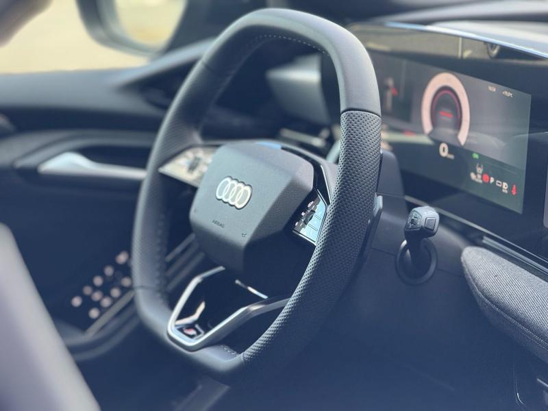 Audi A6 Avant S line – image 10 of 17
