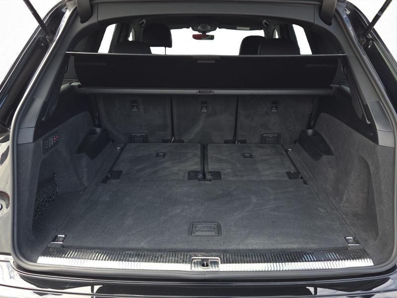 Audi Q7 S line – image 11 of 18