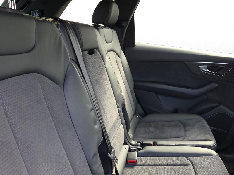 Audi Q7 S line – image 16 of 18