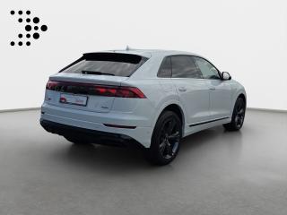 Audi Q8 S line – image 2 of 21