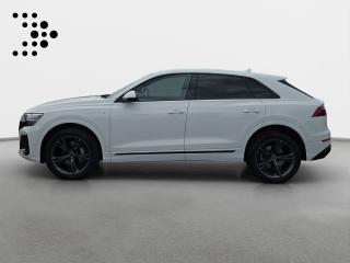 Audi Q8 S line – image 3 of 21