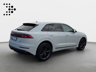 Audi Q8 S line – image 19 of 21