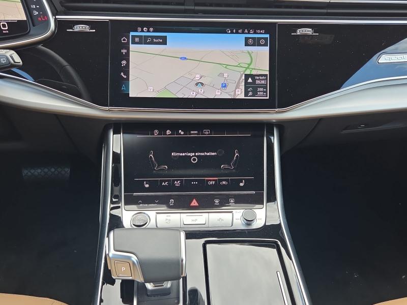 Audi Q8 S line – image 6 of 21