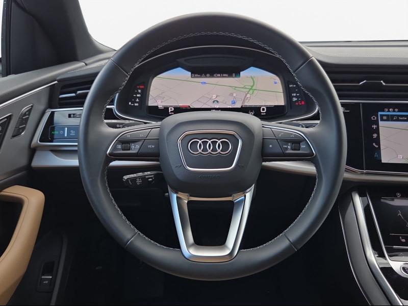 Audi Q8 S line – image 8 of 21