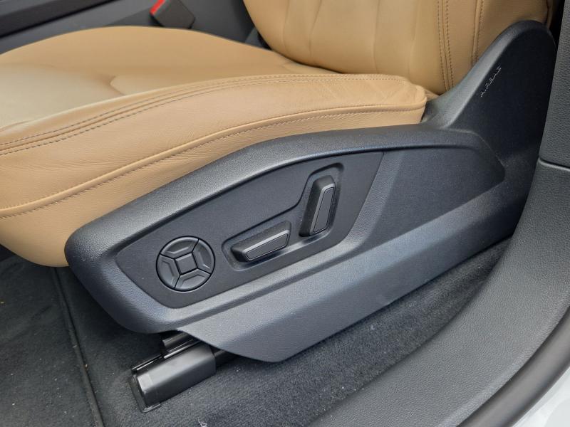 Audi Q8 S line – image 15 of 21