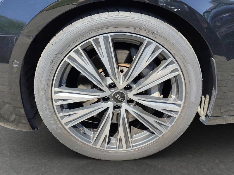 Audi A6 Avant S line – image 13 of 24