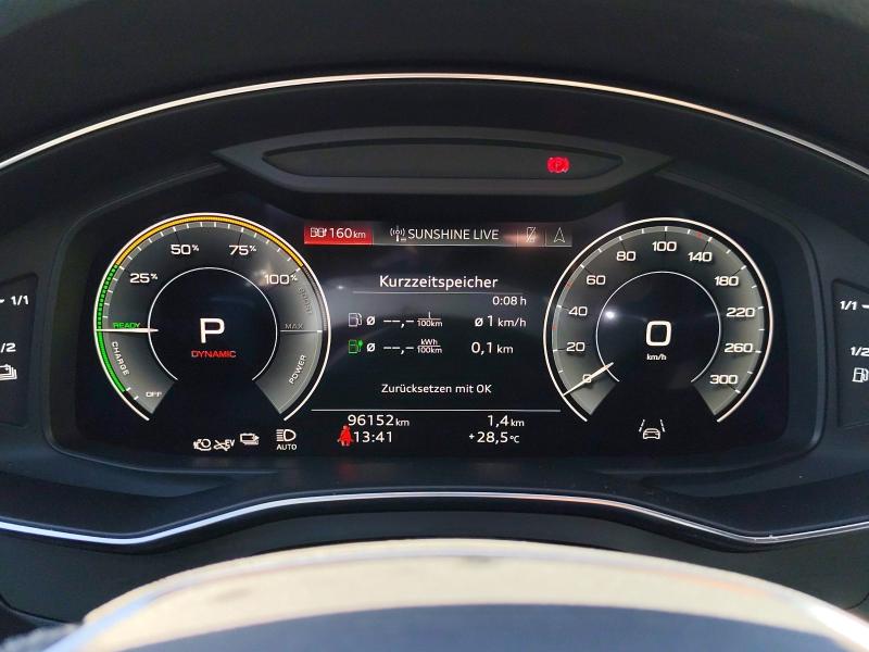 Audi A6 Avant S line – image 22 of 24