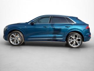 Audi Q8 S line – image 3 of 23