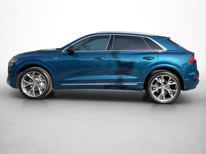 Audi Q8 S line – image 3 of 23